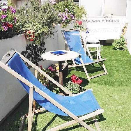 Bed and Breakfast La Petite Maison 2*