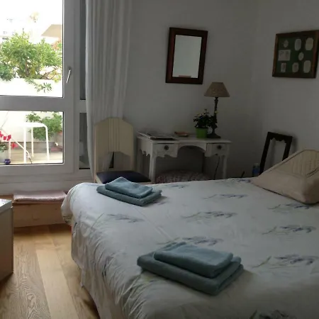 ベッド・アンド・ブレックファスト La Petite Maison